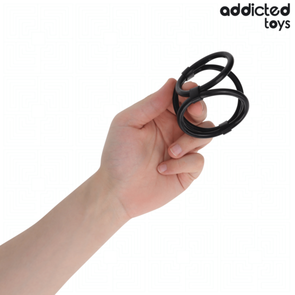 Triple penisring fra Addicted Toys med tre ringer i ulik størrelse