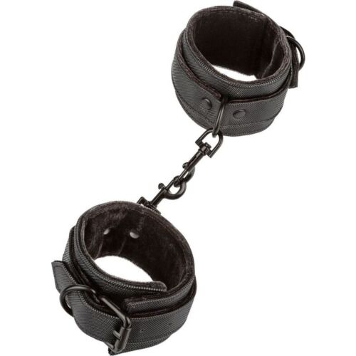 Bondage CALEXOTICS BOUNDLESS ANKLE CUFFS med justerbare mansjetter